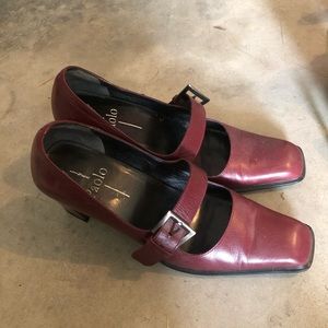 Linea Paolo Mary jane heels